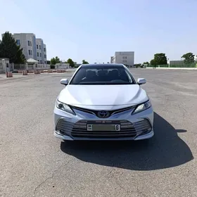 Toyota Camry 2019