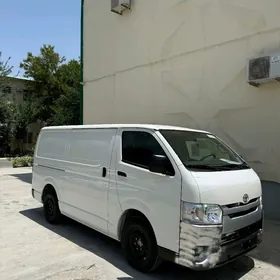 Toyota Hiace 2025