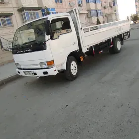 Mitsubishi Canter 2004