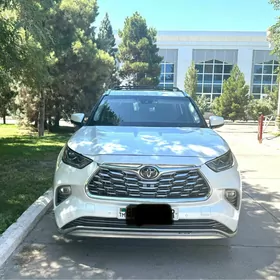 Toyota Highlander 2022