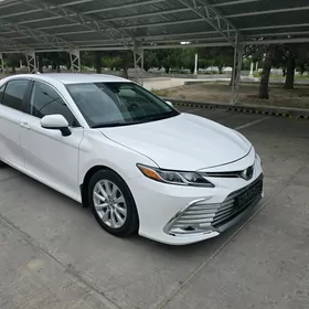 Toyota Camry 2020
