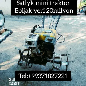 Mini traktor