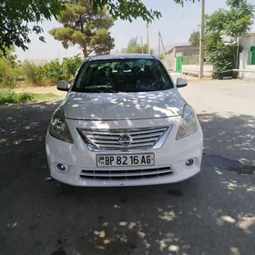 Nissan Versa 2012