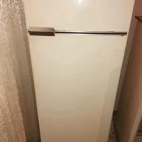 2 холодильника