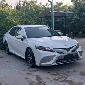 Toyota Camry 2022