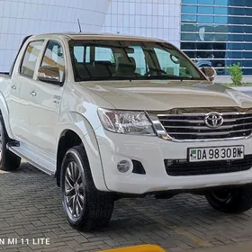 Toyota Hilux 2015