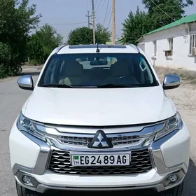 Mitsubishi Pajero 2020