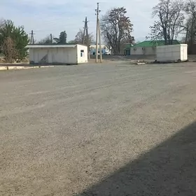 bazarda satlyk yer
