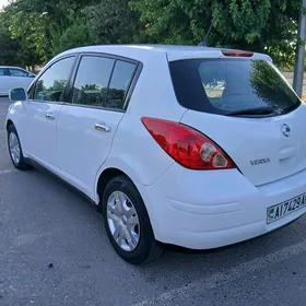 Nissan Versa 2009