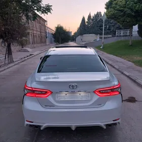 Toyota Camry 2022