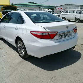 Toyota Camry 2017