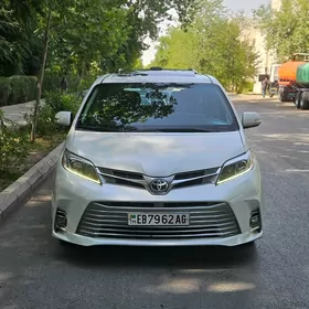 Toyota Sienna 2017