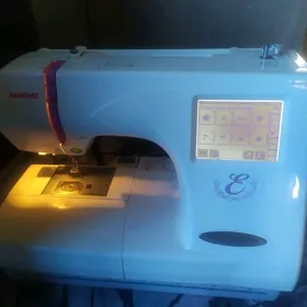 Janome Memory Craft350E
