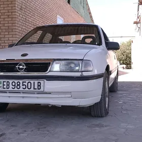 Opel Vectra 1990