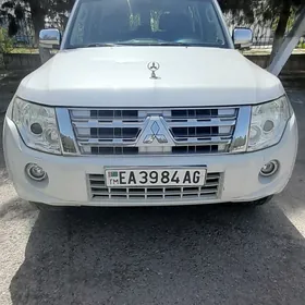 Mitsubishi Pajero 2013