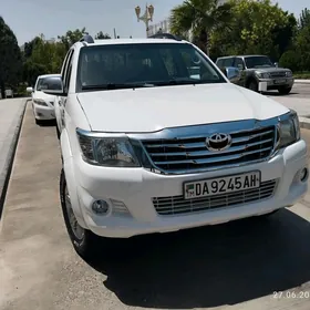 Toyota Hilux 2014