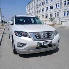 Nissan Pathfinder 2018