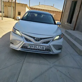 Toyota Camry 2021