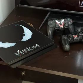 PlayStation 4 slim