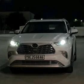 Toyota Highlander 2022