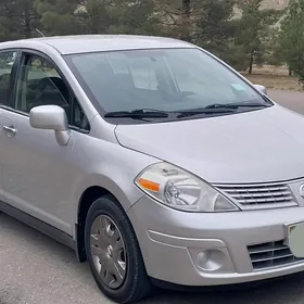 Nissan Versa 2010