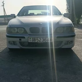 BMW E39 2000
