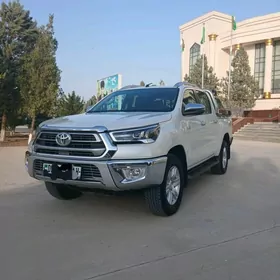 Toyota Hilux 2021