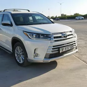 Toyota Highlander 2019