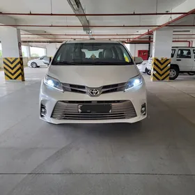 Toyota Sienna 2018