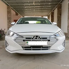 Hyundai Elantra 2020