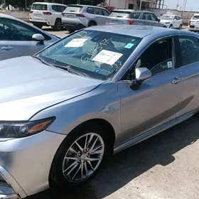 Toyota Camry 2021