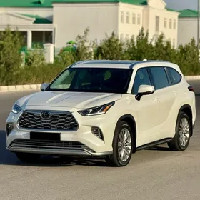 Toyota Highlander 2022