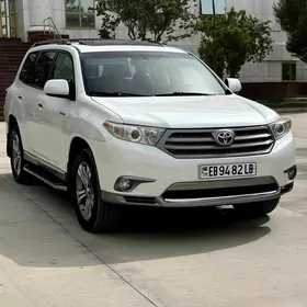 Toyota Highlander 2013
