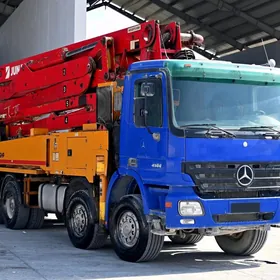 Mercedes-Benz ACTROS 3331 2004