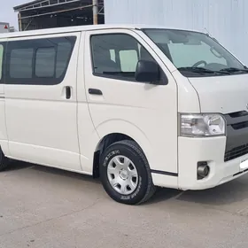 Toyota Hiace 2015
