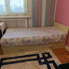 Кровать+ матрац одна спальняя