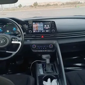 Hyundai Elantra 2021