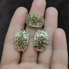 gyzyl kamplekt
