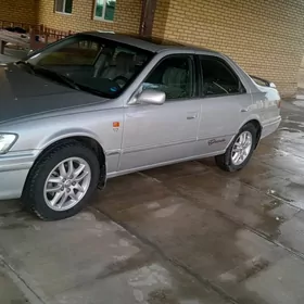 Toyota Camry 2001