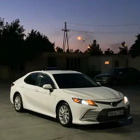 Toyota Camry 2021