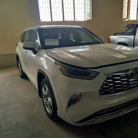 Toyota Highlander 2021