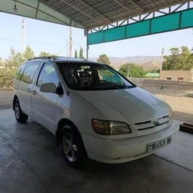 Toyota Sienna 2000