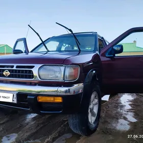 Nissan Pathfinder 1998