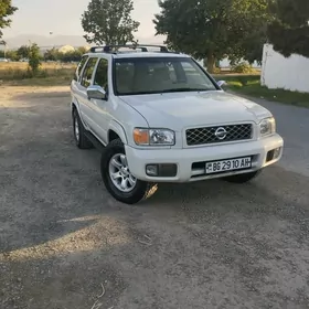 Nissan Pathfinder 2000
