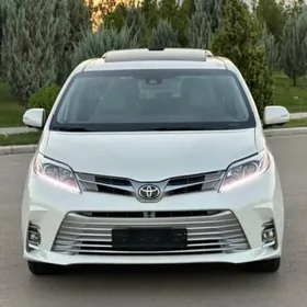 Toyota Sienna 2018