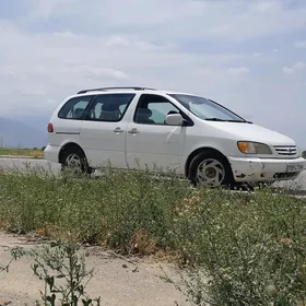 Toyota Sienna 2001