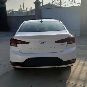 Hyundai Elantra 2019