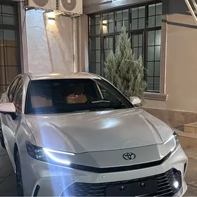 Toyota Camry 2024