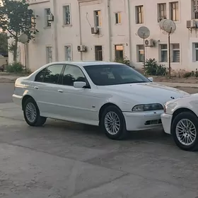 BMW E39 2000