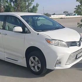 Toyota Sienna 2020